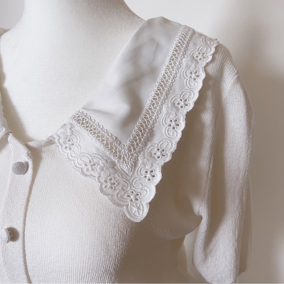 Beautiful Cute V-shaped lace neckline knitted top. Thin fabric, good for summer. - Picture 3 of 11